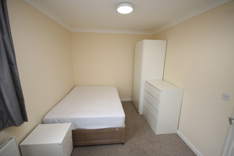 5 Bedroom House in Wycliffe Gardens BOURNEMOUTH