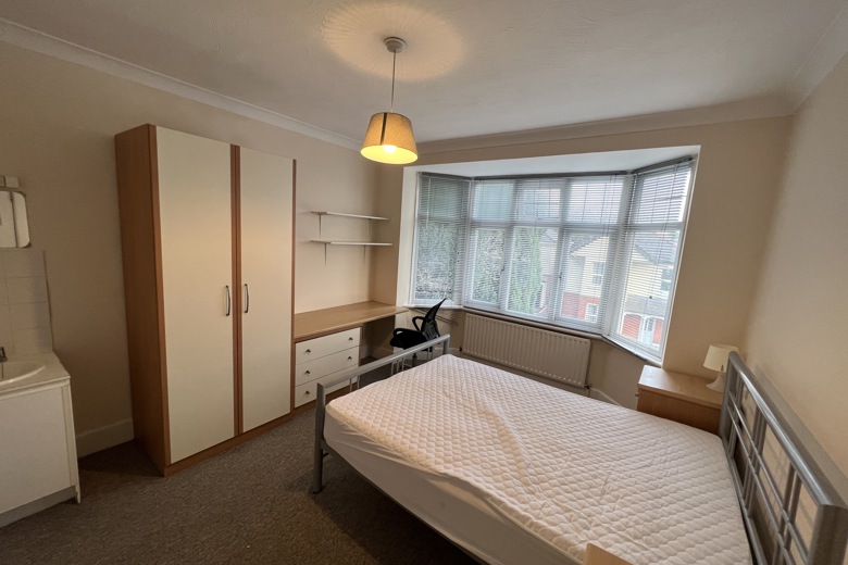 5 Bedroom House in Maxwell Road BOURNEMOUTH