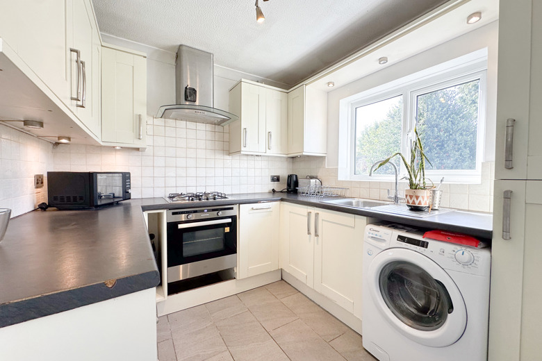 5 Bedroom House in Stewart Road Bournemouth