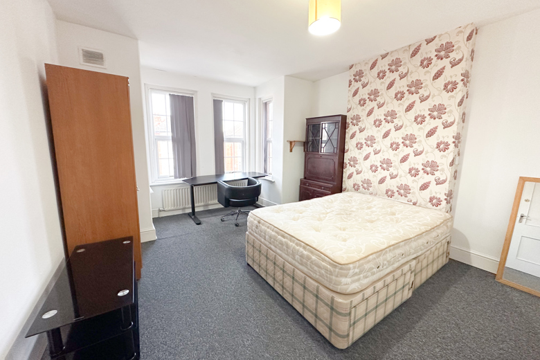 5 Bedroom House in  BOURNEMOUTH