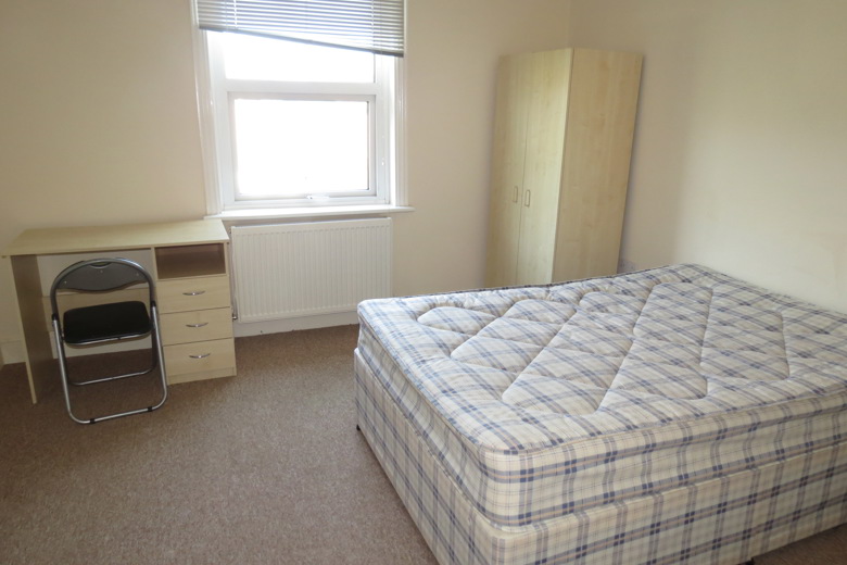 6 Bedroom House in Frederica Road BOURNEMOUTH (1)