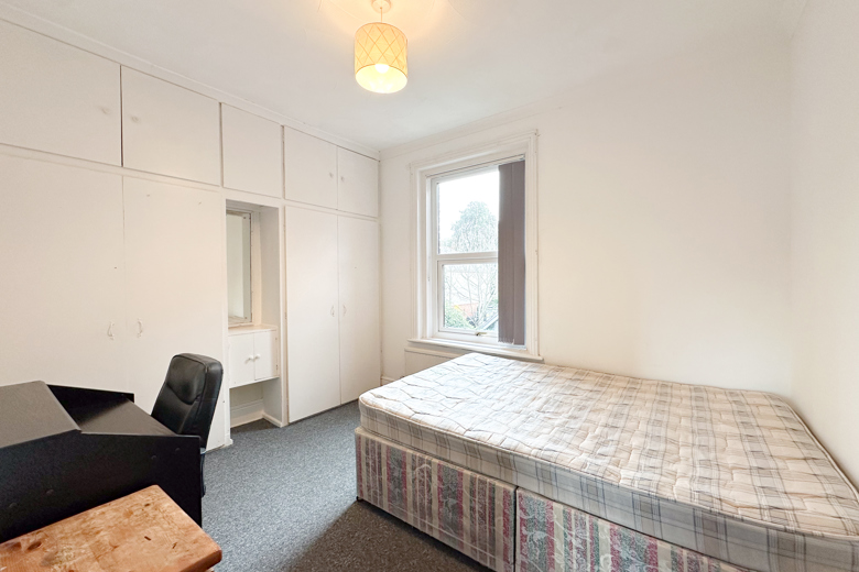 5 Bedroom House in  BOURNEMOUTH