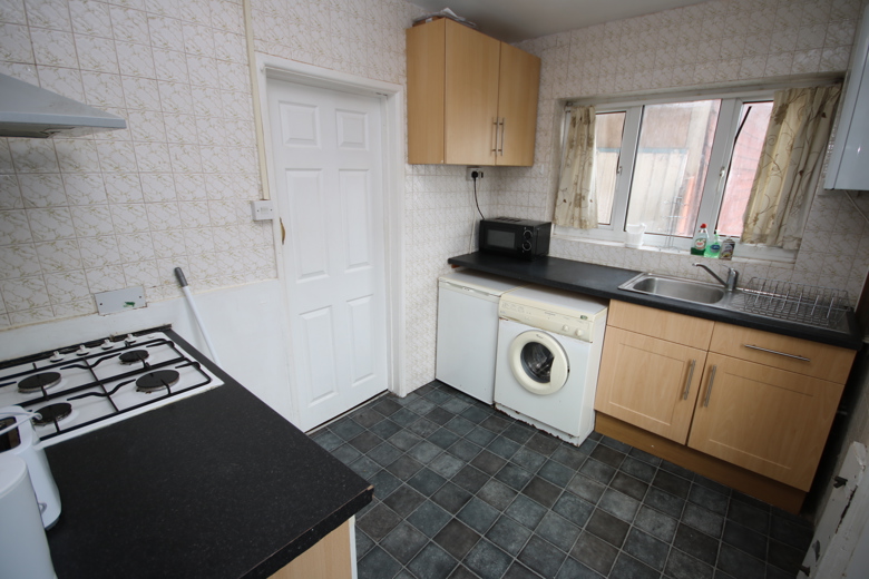 2 Bedroom Flat in Green Road BOURNEMOUTH