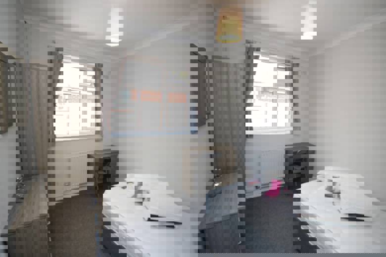 3 Bedroom Flat in Malmesbury Park Road BOURNEMOUTH