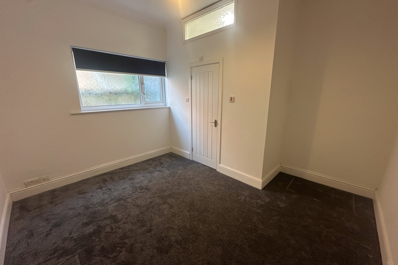 6 Bedroom House in  BOURNEMOUTH (1)