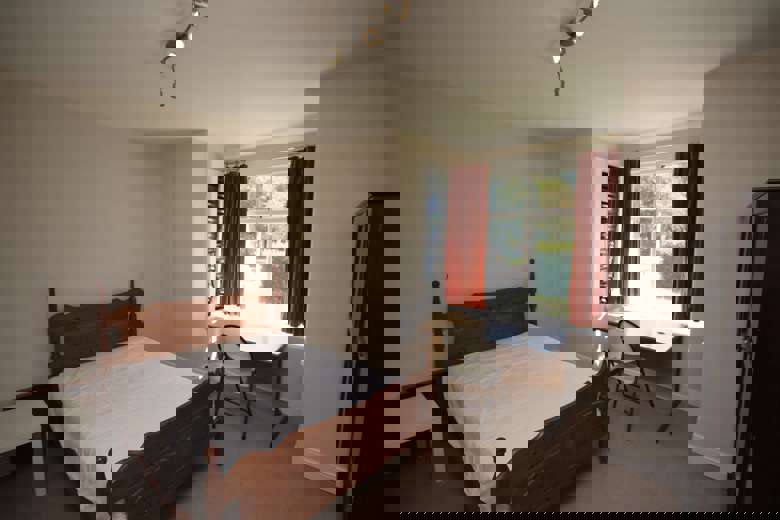 4 Bedroom Bungalow in Redhill Drive, Bournemouth  BOURNEMOUTH