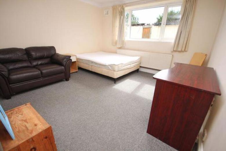 5 Bedroom Flat in  BOURNEMOUTH