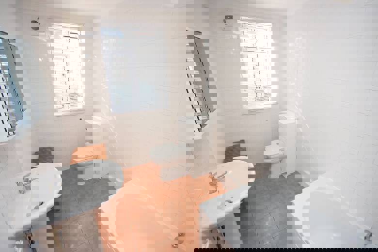 4 Bedroom Flat in Burnaby Road BOURNEMOUTH