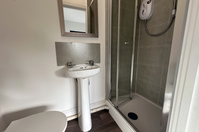 6 Bedroom House in  BOURNEMOUTH (1)