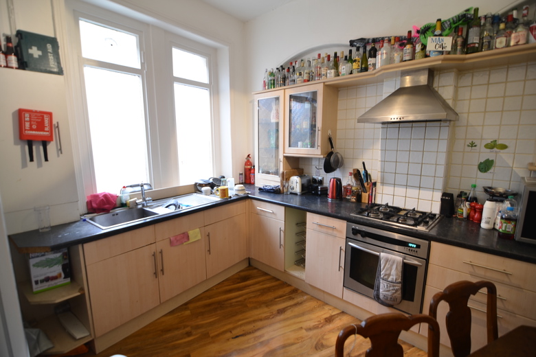 3 Bedroom Flat in West Hill Road BOURNEMOUTH